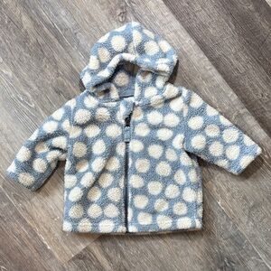 Hannah Andersson Cozy Hooded Sherpa Jacket for Infants - Blue & Cream Polka Dot